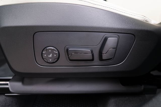 New 2027 Vegas Red Metallic BMW xDrive28i image 24