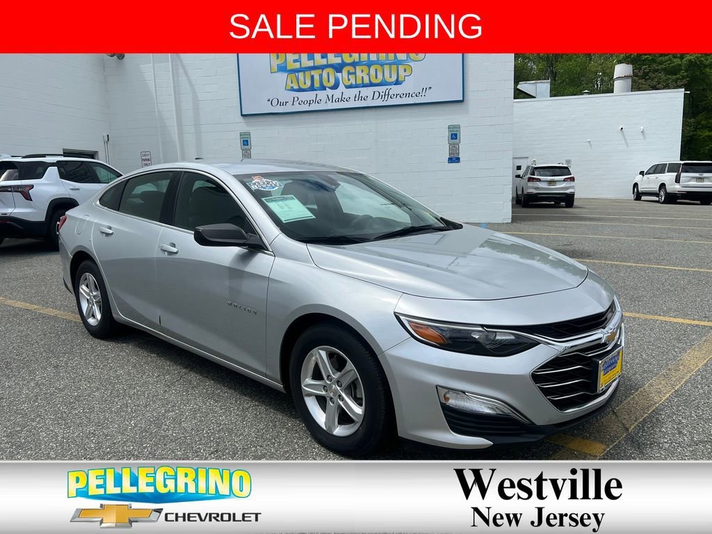 SILVER ICE METALLIC 2019 Chevrolet Malibu LS FWD Sedan Front-Wheel Drive