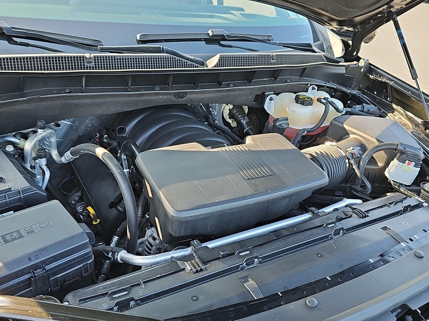Used 2025 Black Chevrolet Z71 image 36