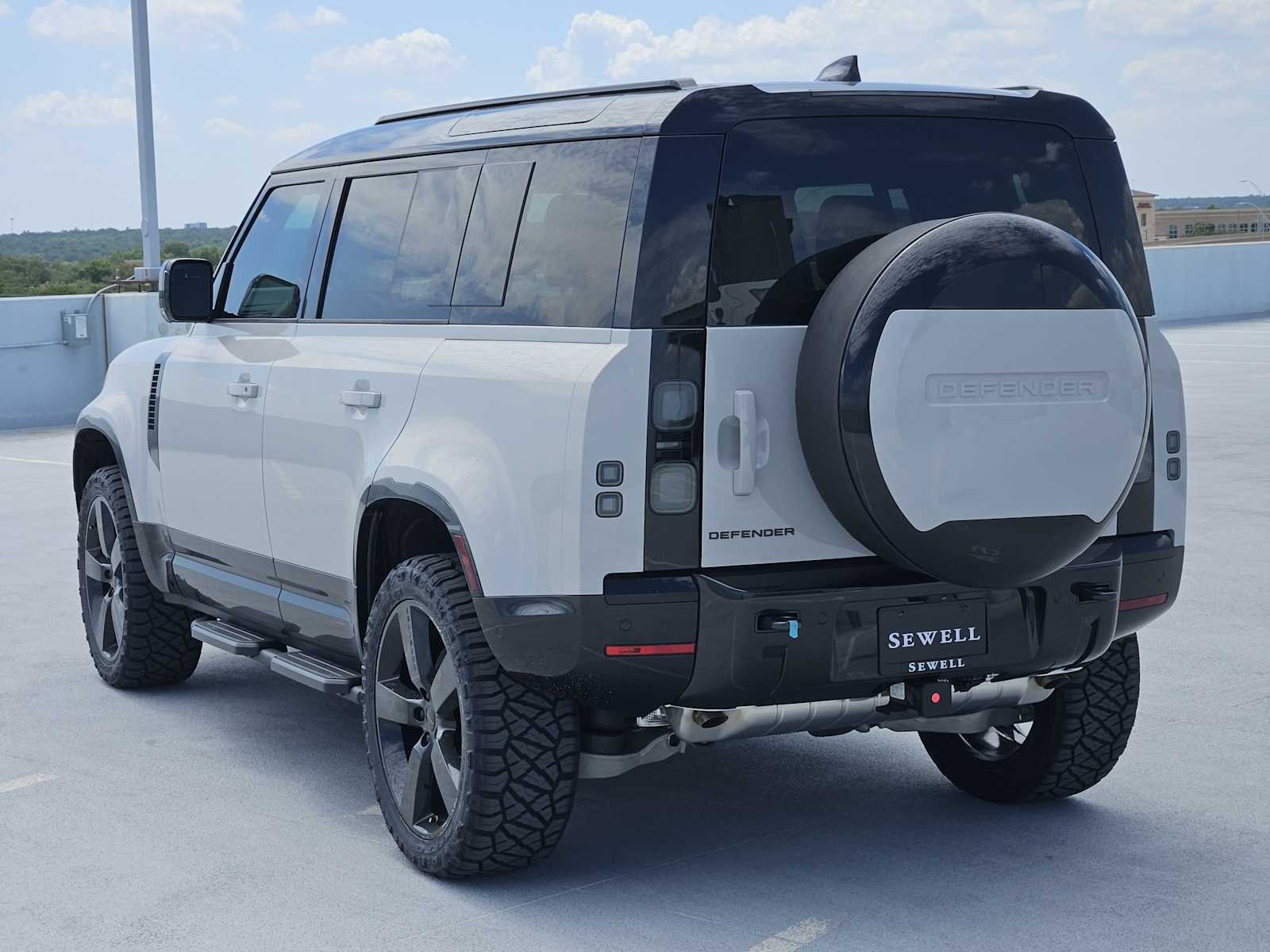 New 2026 Borasco Grey LAND ROVER X-Dynamic SE image 5