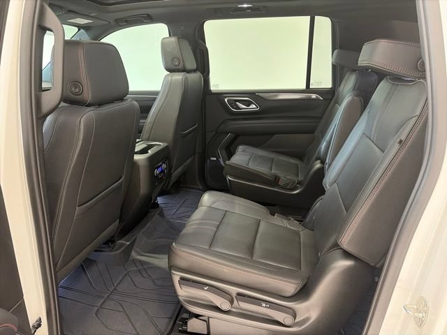 2023 Chevrolet Suburban RST - Photo 14