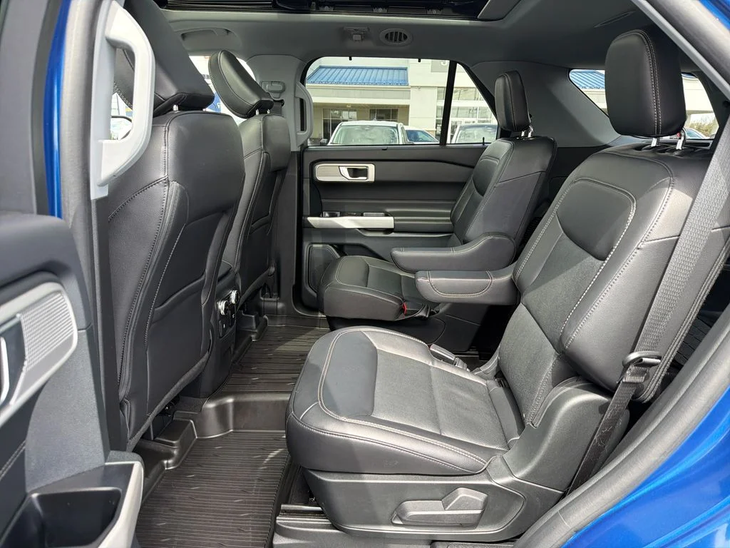 Used 2023 Blue Ford Limited image 25