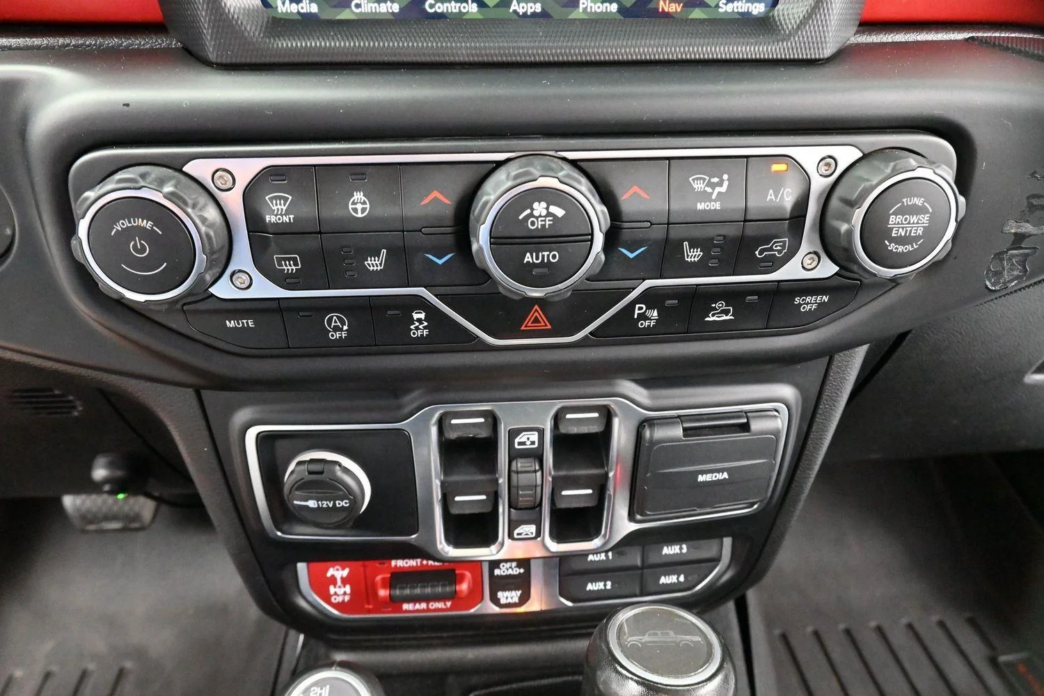 Used 2021  Jeep Rubicon image 23