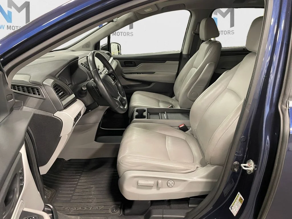 Used 2018 Blue Honda EX-L image 9