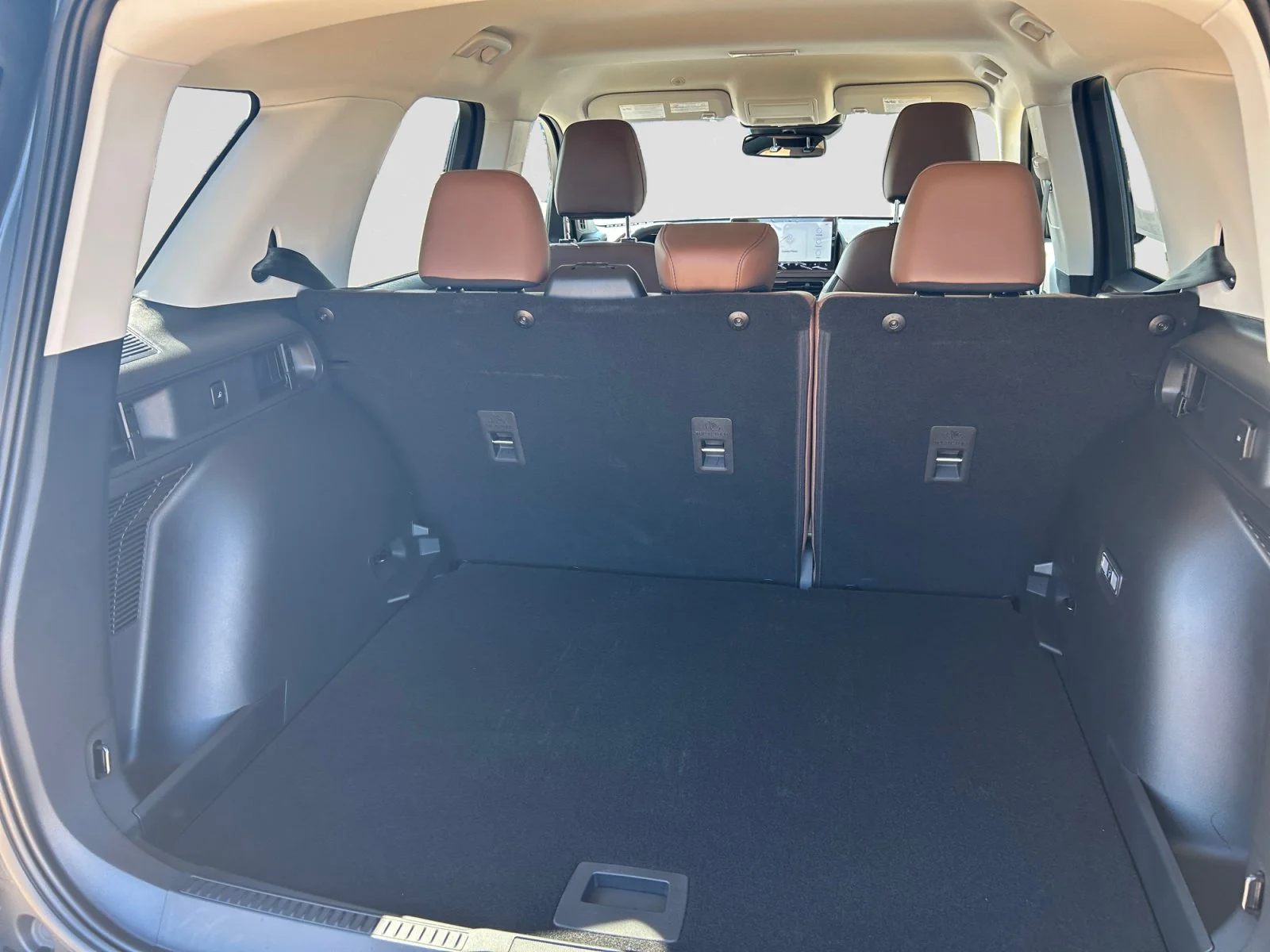 New 2026 Carbonized Grey Metallic Ford Outer Banks image 10