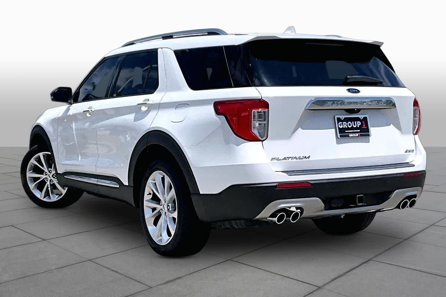 Used 2023 Star White Metallic Tri-Coat Ford Platinum image 11