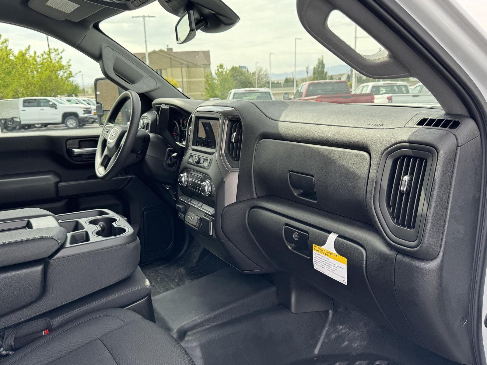 2025 GMC Sierra 2500HD Pro - Photo 15