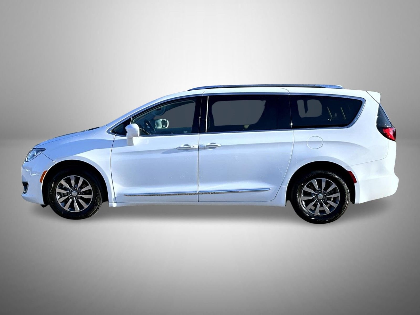 Used 2019 White Chrysler Touring L Plus image 8
