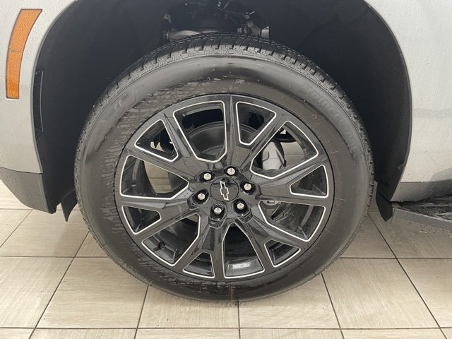 2026 Chevrolet Suburban RST photo 2