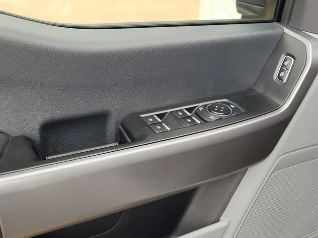 Used 2025 White Ford XL image 33