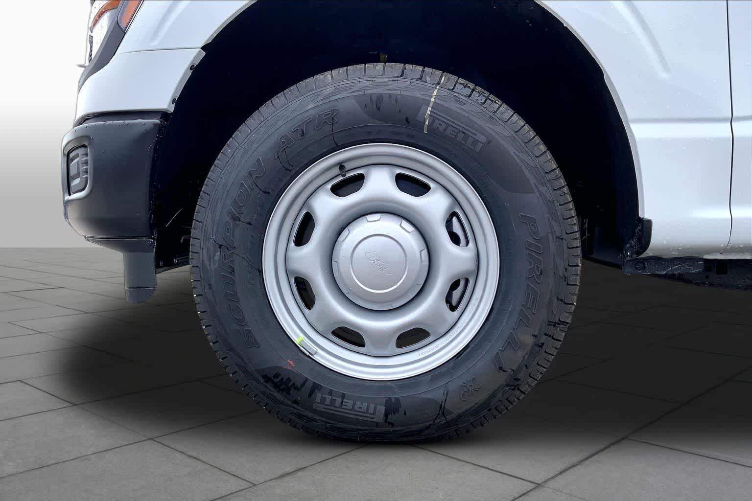 New 2026 Oxford White Ford XL image 8