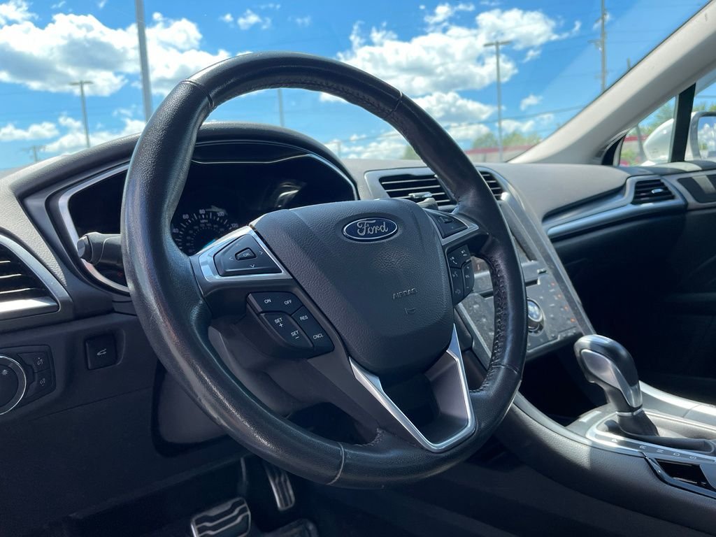 Used 2013 White Platinum Clearcoat Metallic Ford Titanium image 14