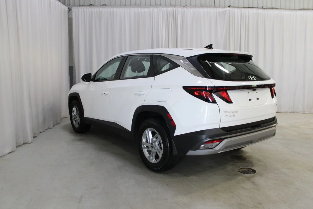 Used 2025 White Hyundai SE image 26