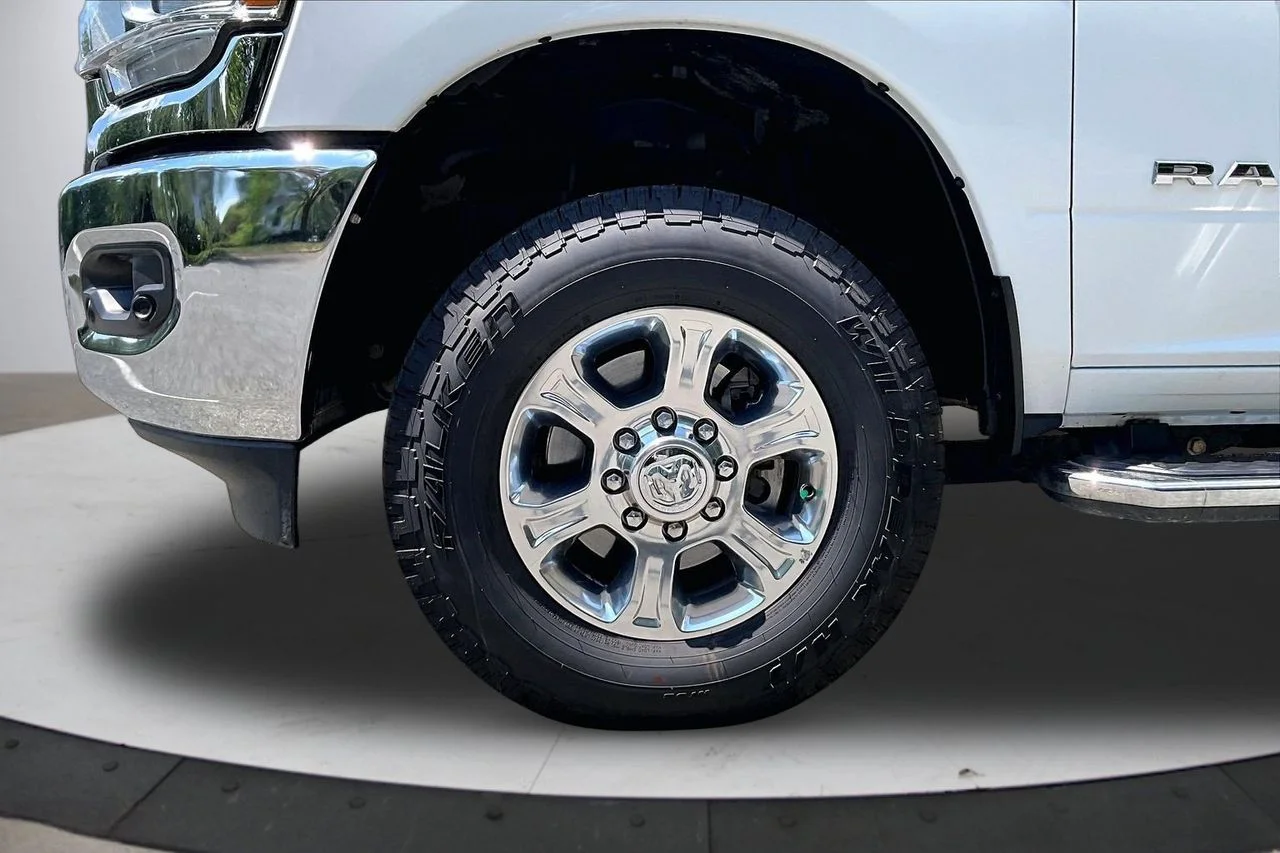 Used 2022 White Ram Big Horn image 32