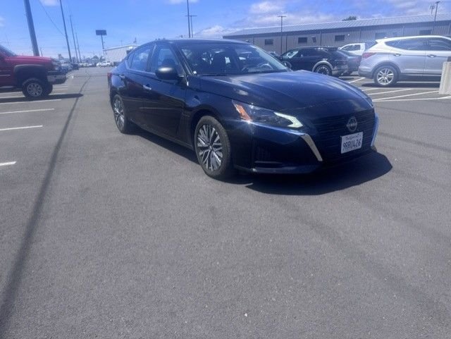 2025 Nissan Altima SV - Photo 6