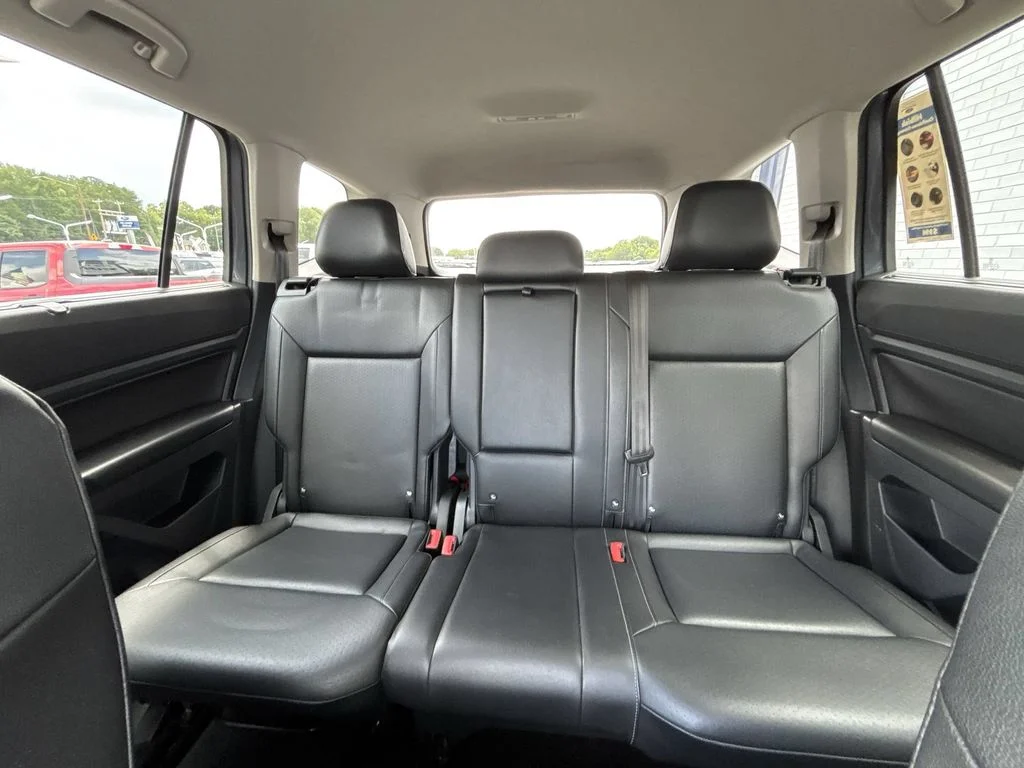 Used 2018 Gray Volkswagen 3.6L V6 SE image 24