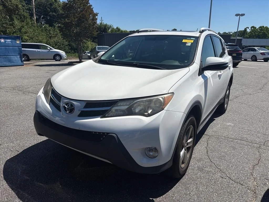 Used 2015 White Toyota XLE image 2