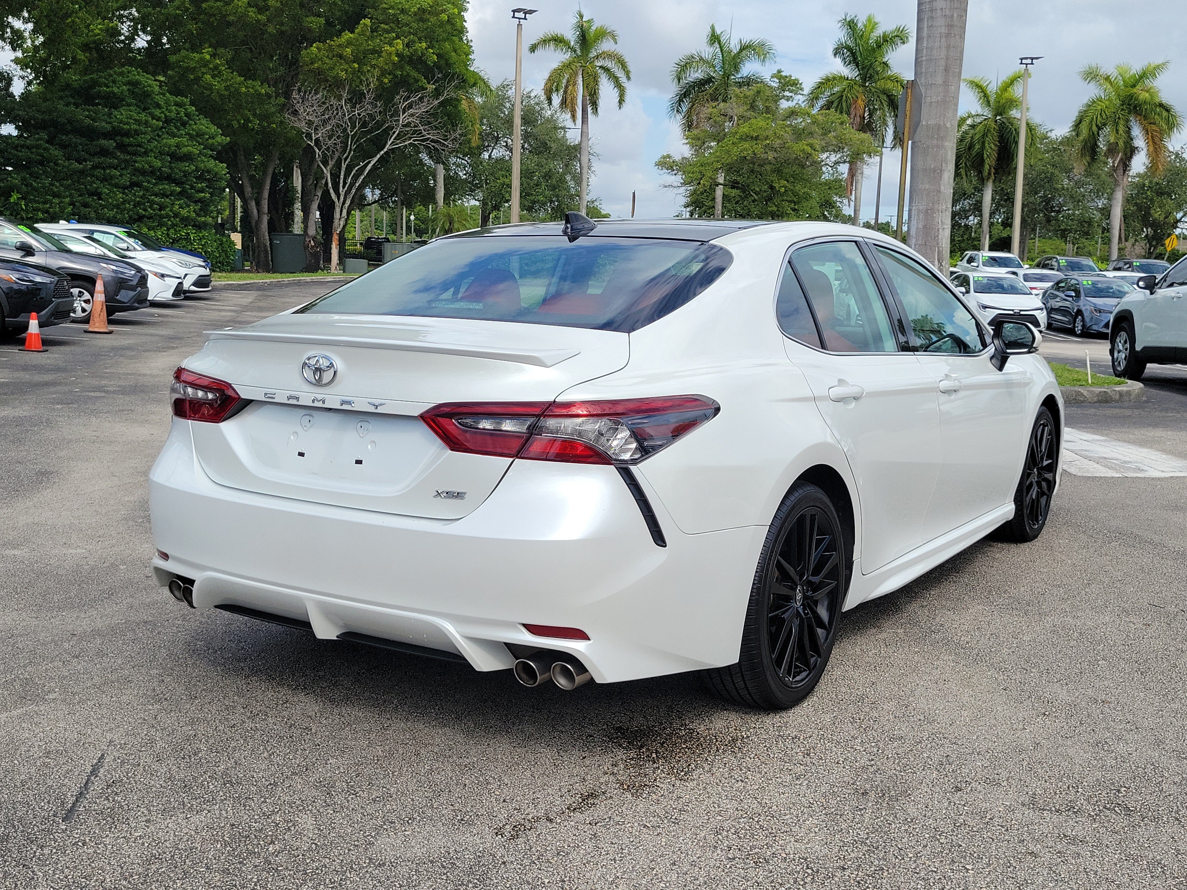Used 2022 Pearl Toyota XSE image 5