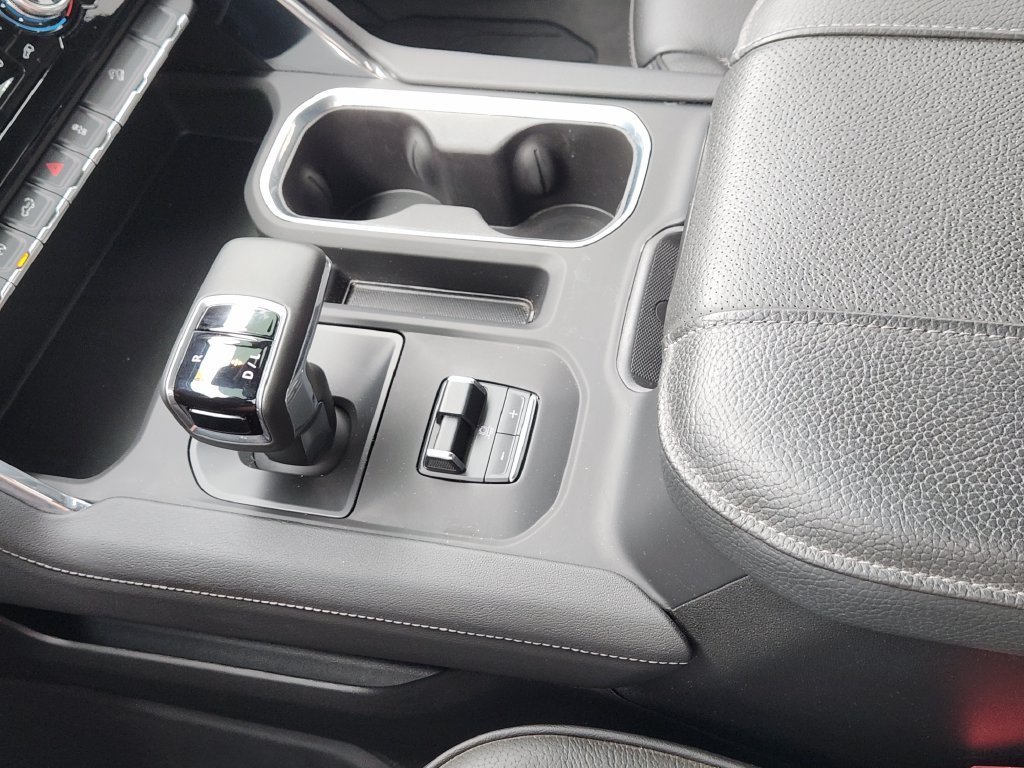 Used 2025 White GMC Denali image 21