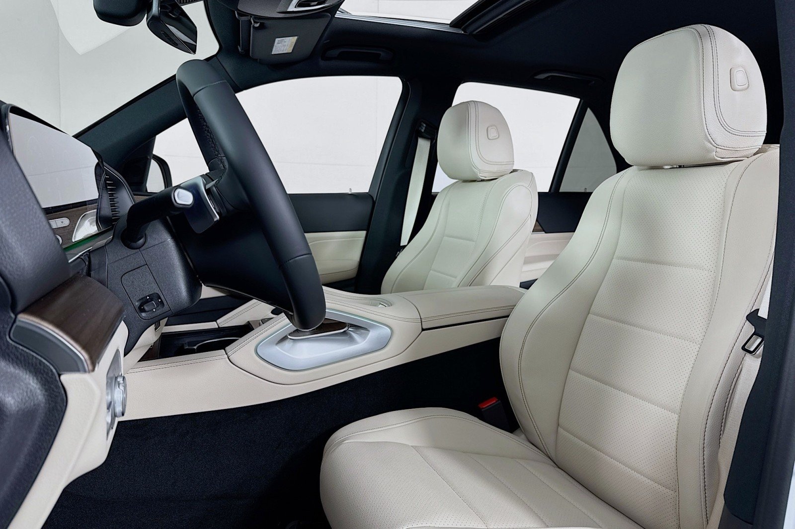 New 2026 MANUFAKTUR Moonlight White Metallic Mercedes-Benz GLE 350 SUV image 16