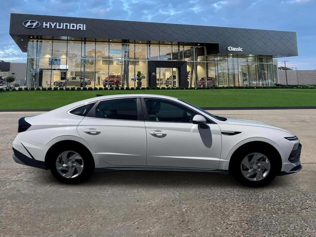 New 2026 Serenity White Pearl Hyundai SE image 9