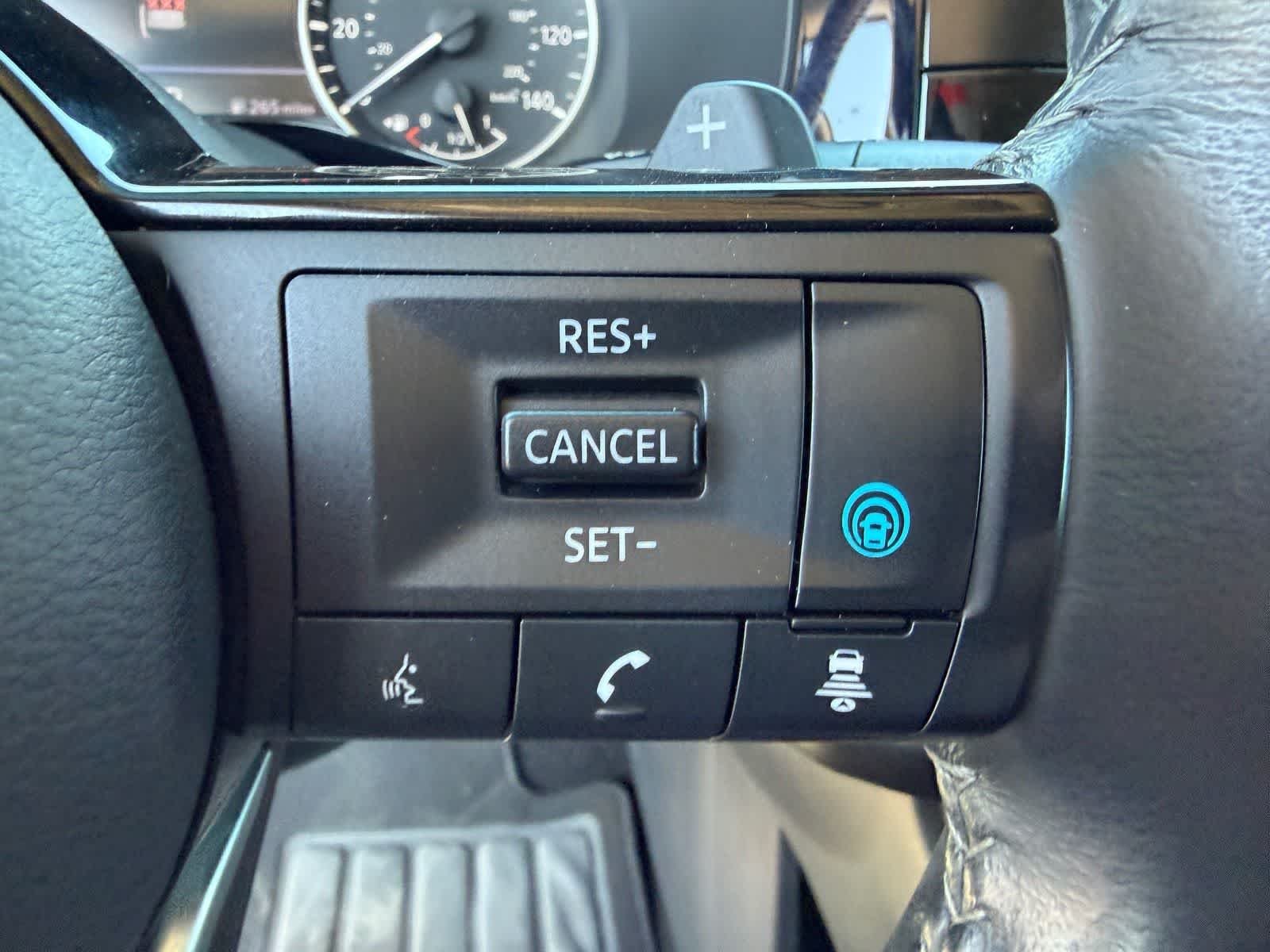 Used 2022 Super Black Nissan SL image 17