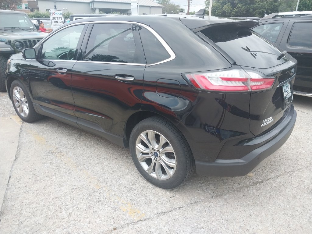 Used 2019 Agate Black Metallic Ford Titanium image 2