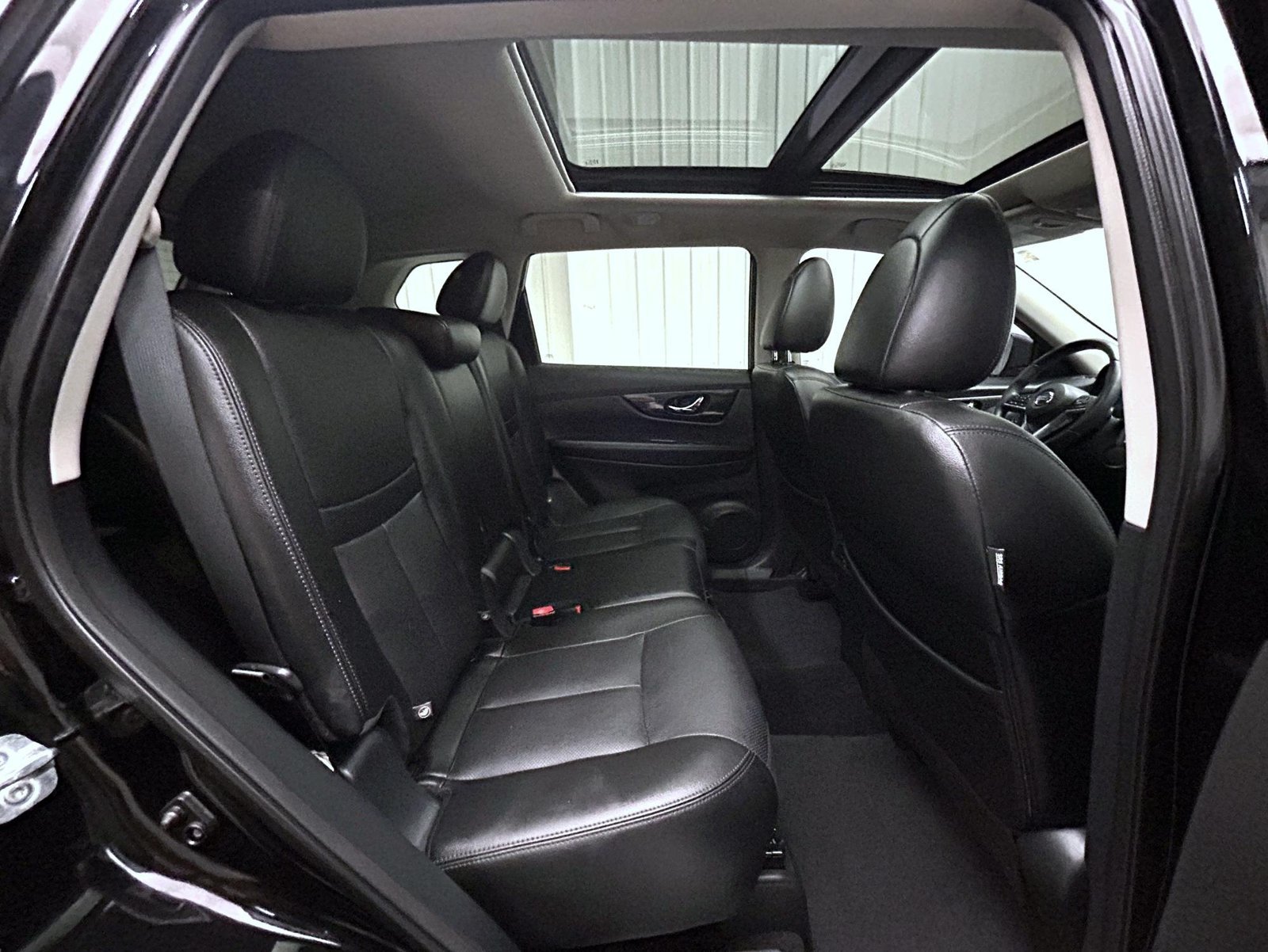Used 2019 Black Nissan SL image 18