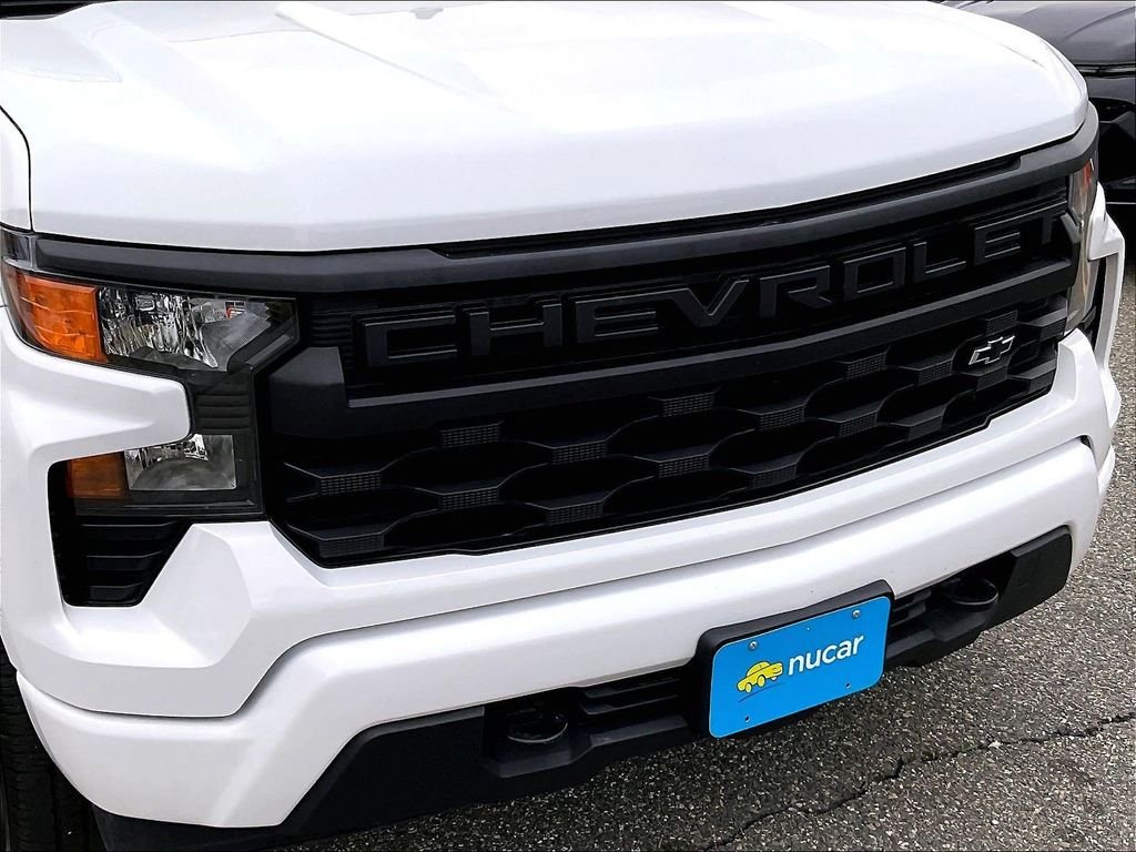 Used 2023 White Chevrolet Custom image 30