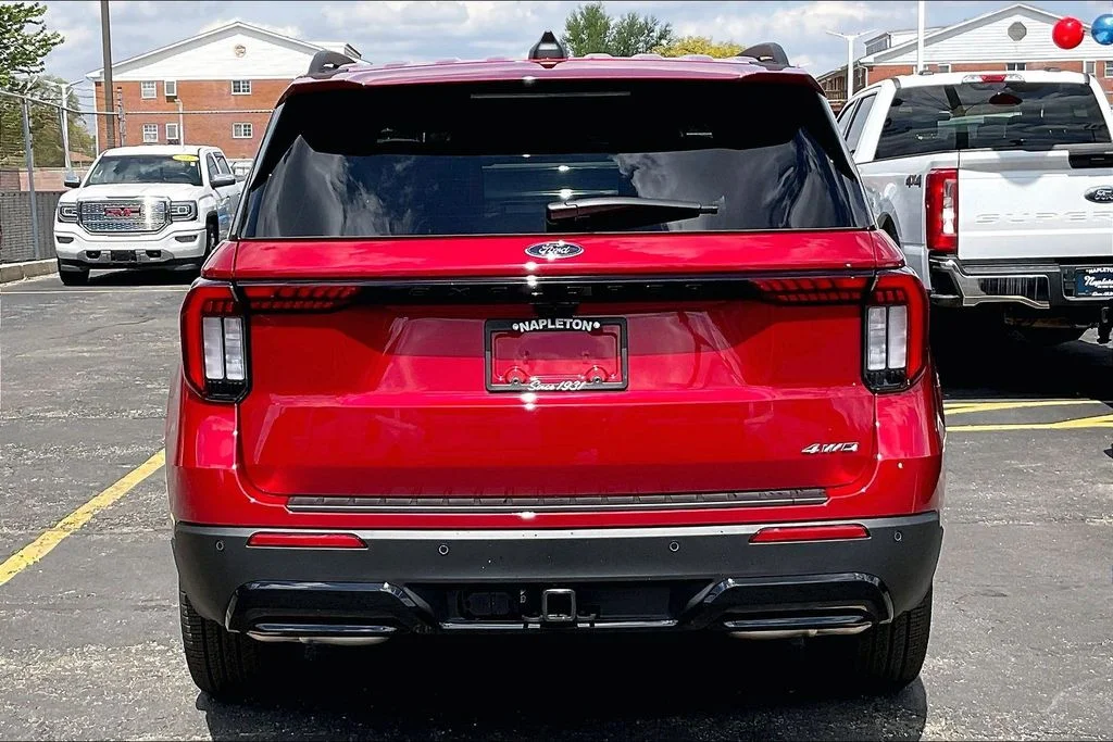 New 2026 Rapid Red Metallic Tinted Clearcoat Ford ST-Line image 2