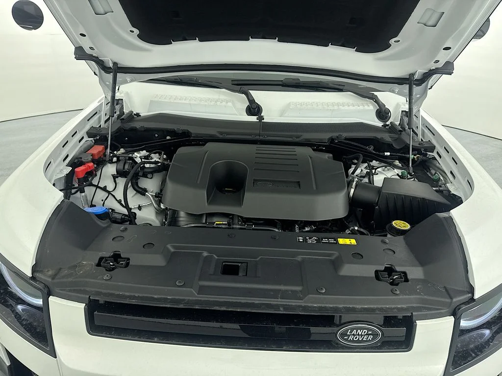 New 2026 Fuji White Land Rover X-Dynamic SE image 30