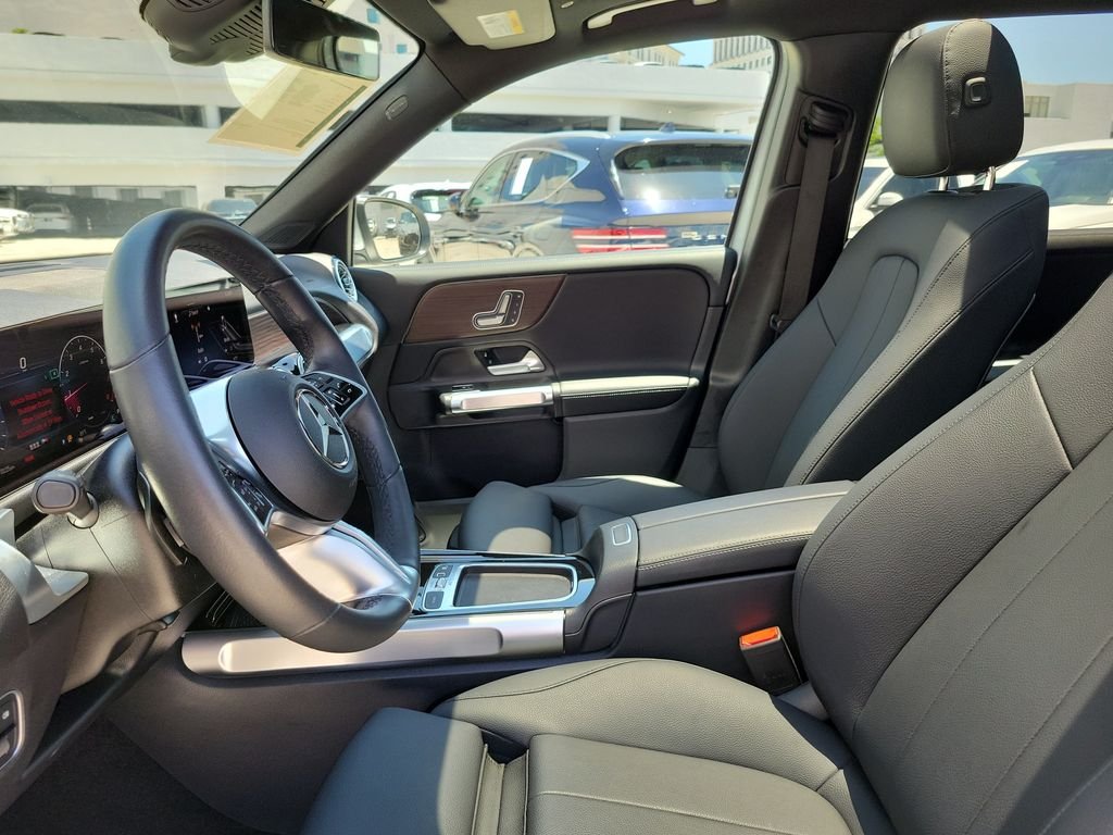 Certified Used 2026 Silver Mercedes-Benz GLB 250 image 21