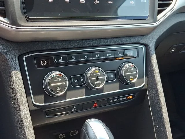 Used 2019 Gray Volkswagen 3.6L V6 SE w/Technology image 17