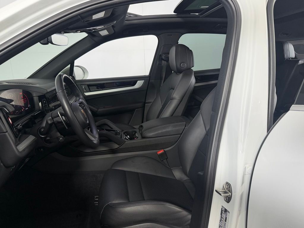 2024 Porsche Cayenne Base - Photo 21