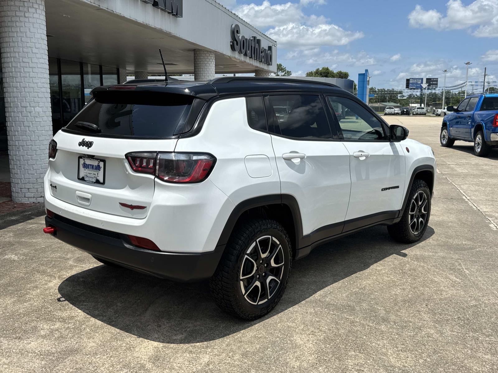 Used 2025 White Jeep Trailhawk image 7