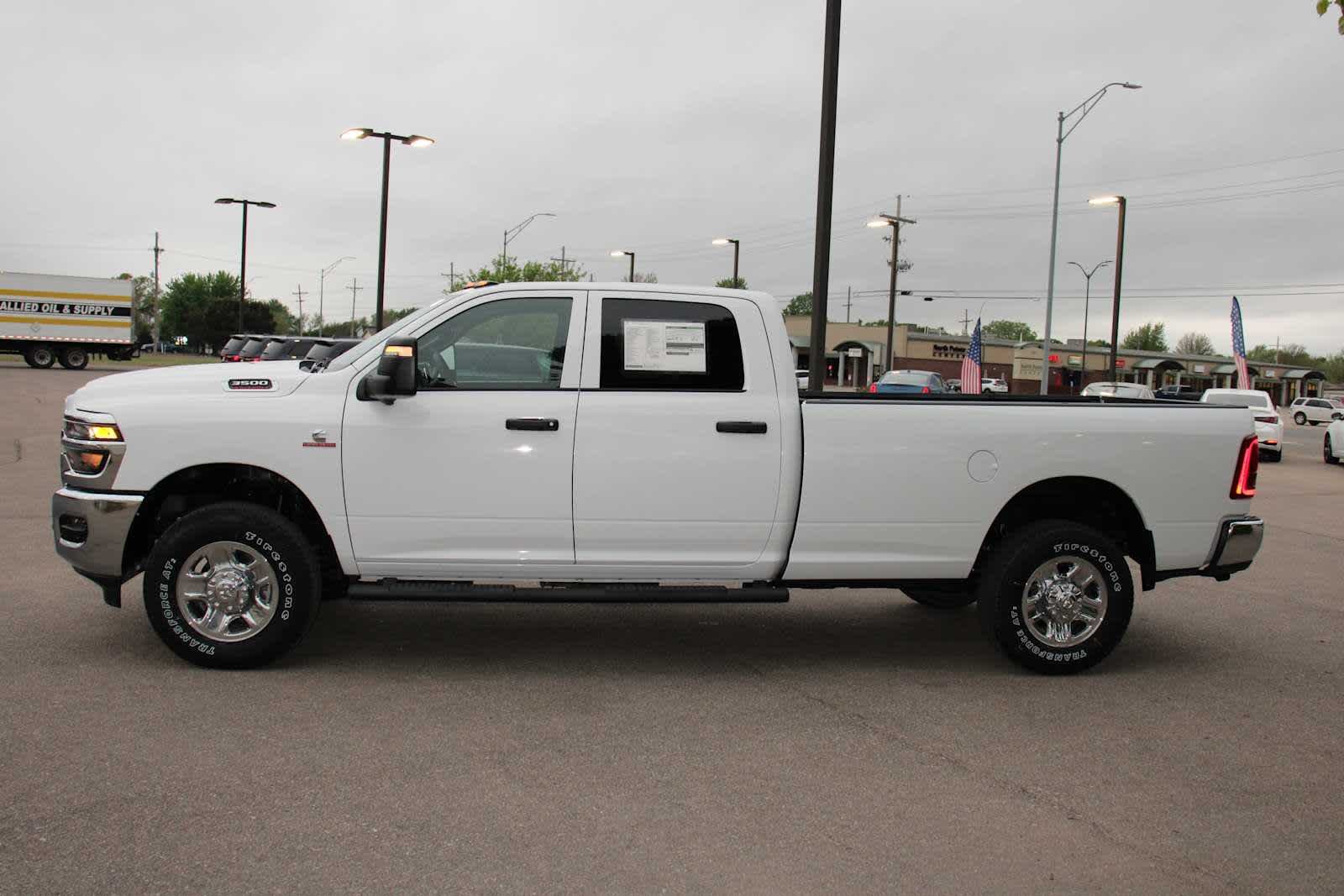 2025 RAM 3500 Tradesman - Photo 6
