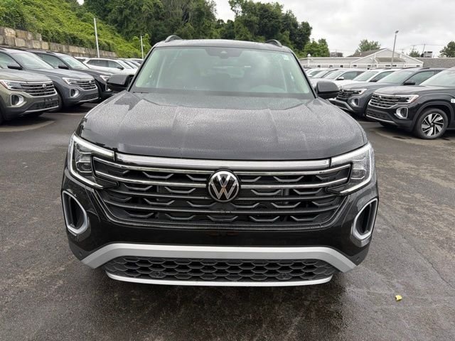 New 2026 Black Volkswagen Peak Edition image 2
