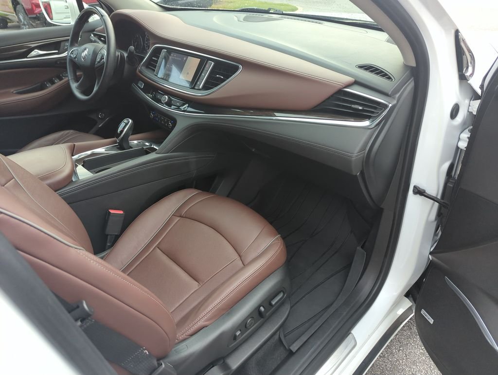 Used 2020 White Buick Avenir image 40
