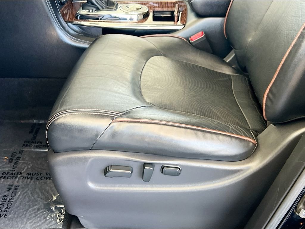 Used 2019 Super Black Nissan SL image 19