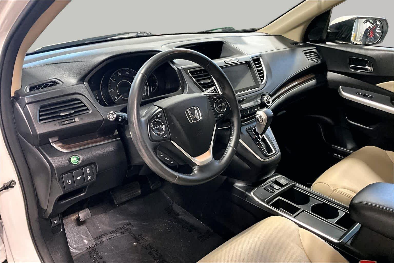 Used 2016 Alabaster Silver Metallic Honda Touring image 17