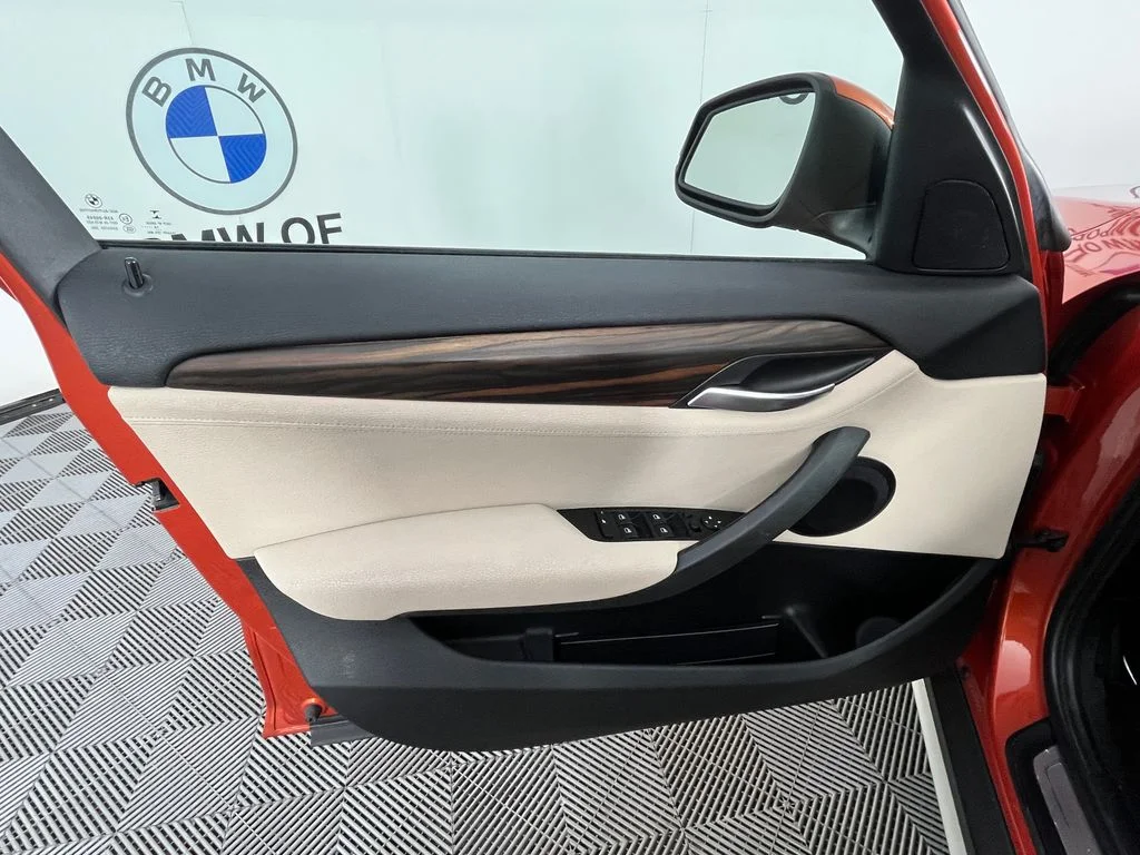 Used 2015 Orange BMW xDrive28i image 23