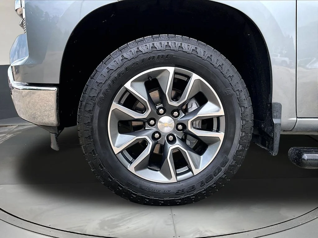 Used 2023 Gray Chevrolet LT image 35