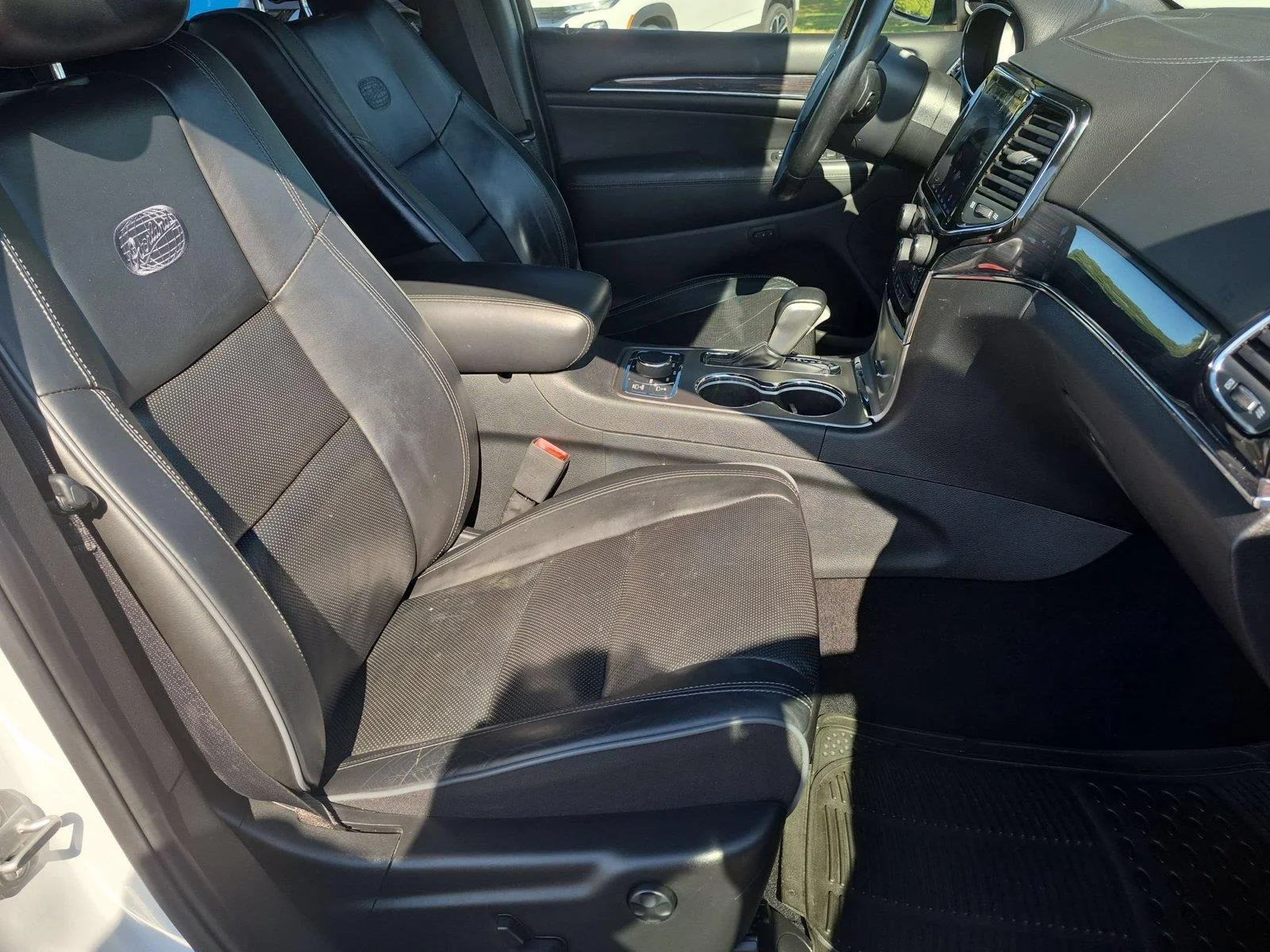 Used 2020 Bright White Clearcoat Jeep Overland image 37