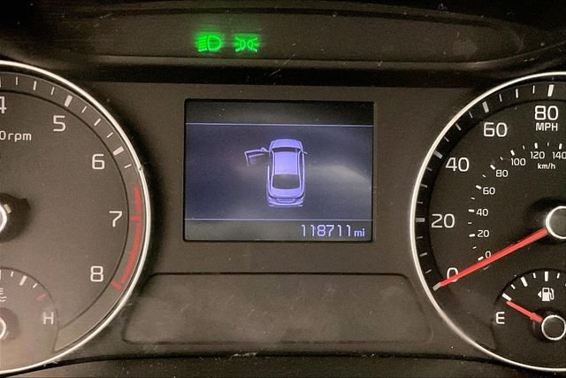 Used 2020 Gray Kia FE image 3