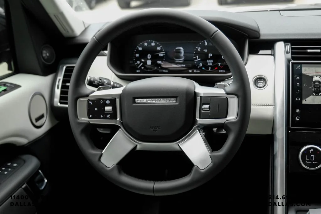 New 2026 Santorini Black Metallic Land Rover S image 16