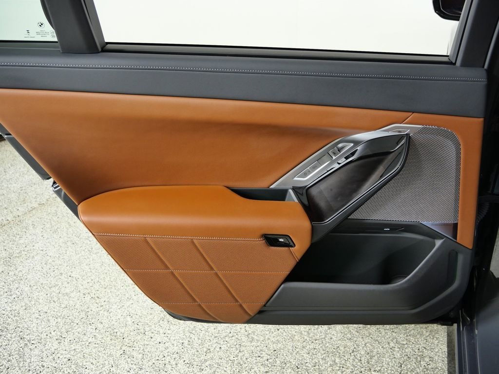 2025 BMW 7 Series 750e - Photo 30