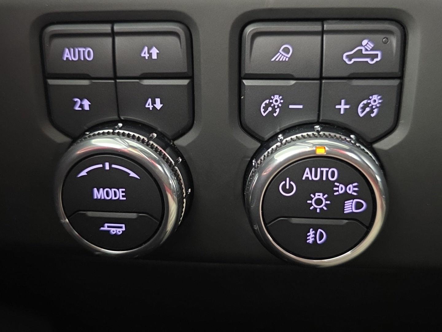 Used 2025 Onyx Black GMC Denali image 29