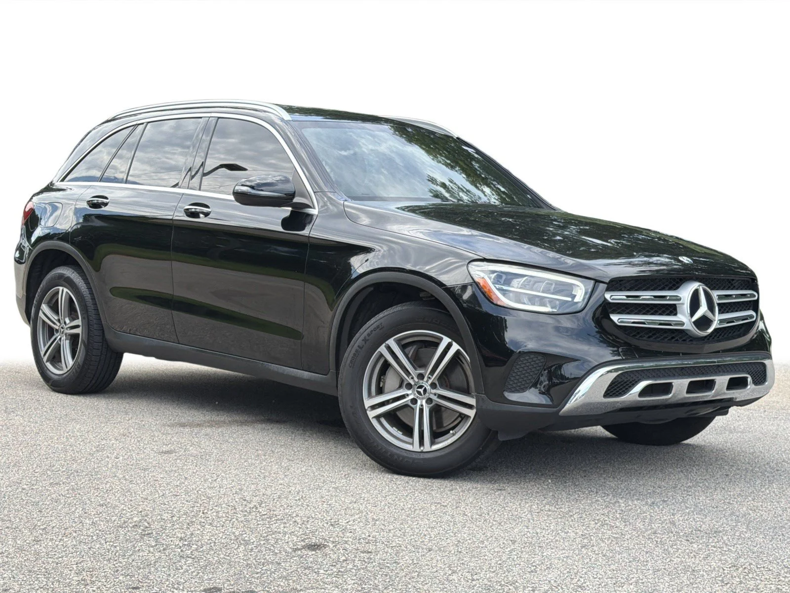 Used 2020 Black Mercedes-Benz GLC 300 image 2
