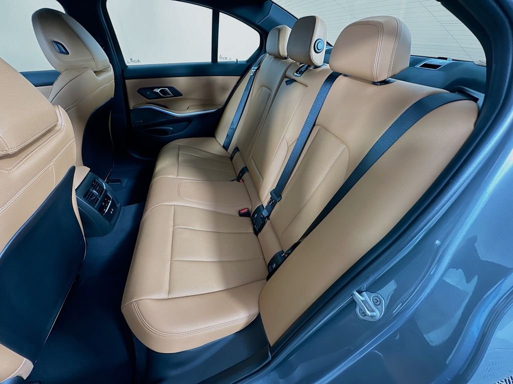 New 2026 Skyscraper Grey Metallic BMW M340i image 17