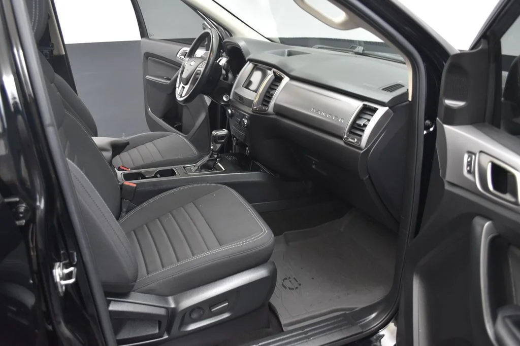 Used 2021 Black Ford XLT image 28